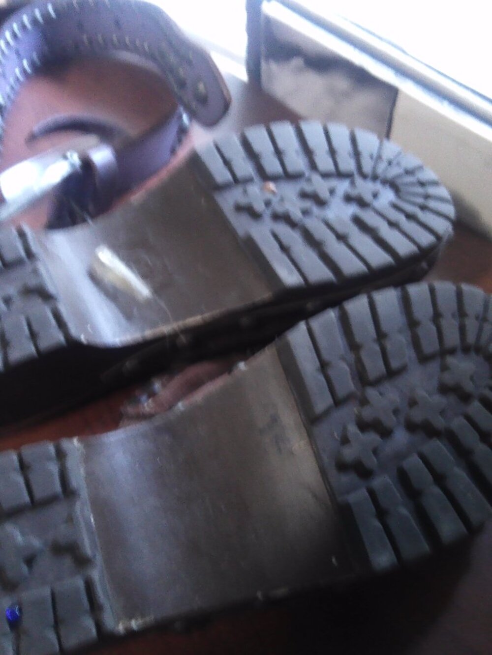 Mudd Suede Clogs - Picture 7 of 9